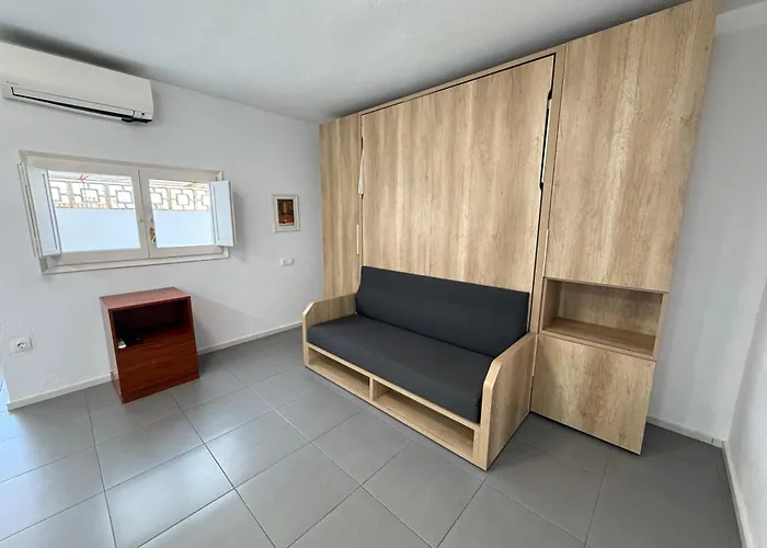 Agi Peater Center *